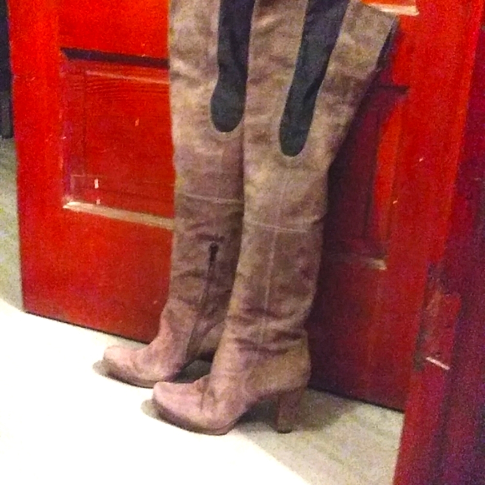SEXY SOFT HOT!!! Over the Knee Mushroom Suede Boot. With 3.5" H. Sz: 7